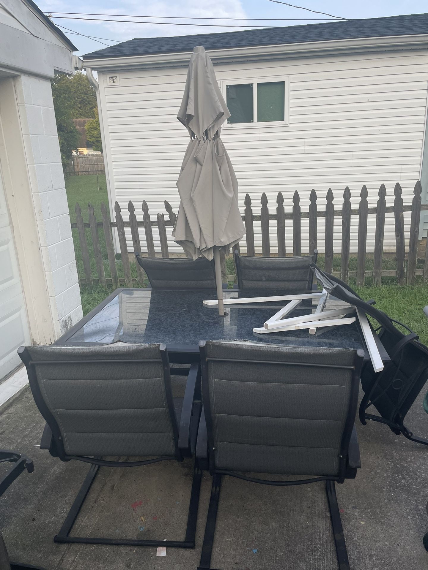 Outdoor Table Set Must Go Today 