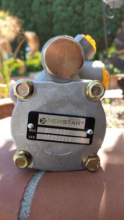 Newstar Hydraulic pump