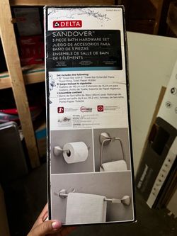 Bath hardware set