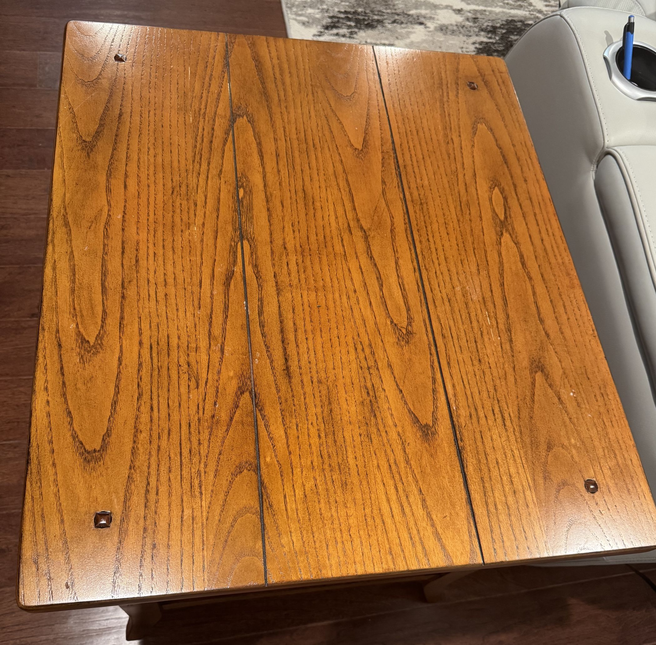 Pair side Tables / Night Stands Complete Wood & Almost New