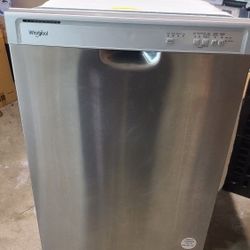 Whirlpool Dishwasher (Almost New) 