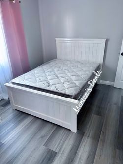 Full Solid Wood Bed With Mattress $480