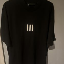 ESSENTIALS BLACK TEE SIZE XL