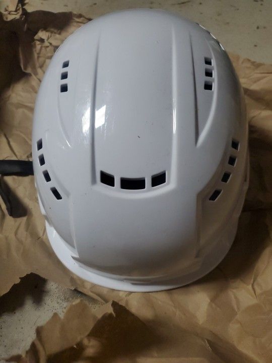 Milwaukee Class C Vented White Safety Helmet