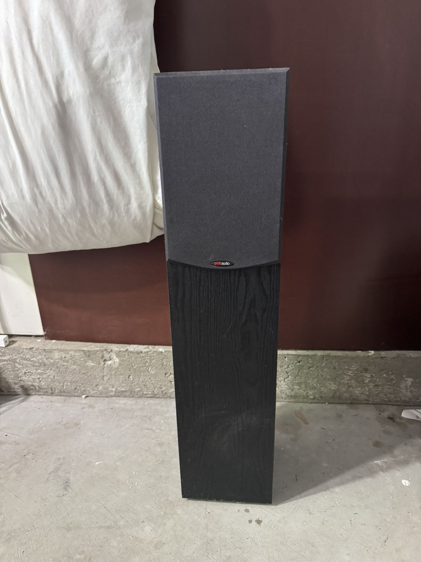 FOUR polk Audio Floor Standing Speakers