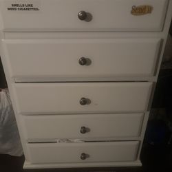 Dresser