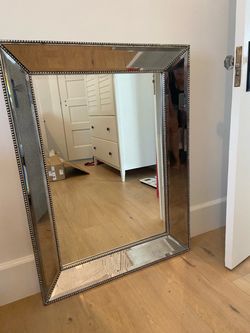 Beveled heavy duty beaded wall mirror