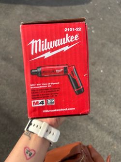BRAND NEW Milwaukee M4 1/4" Hex Screwdriver Kit (2101-22) - Sealed