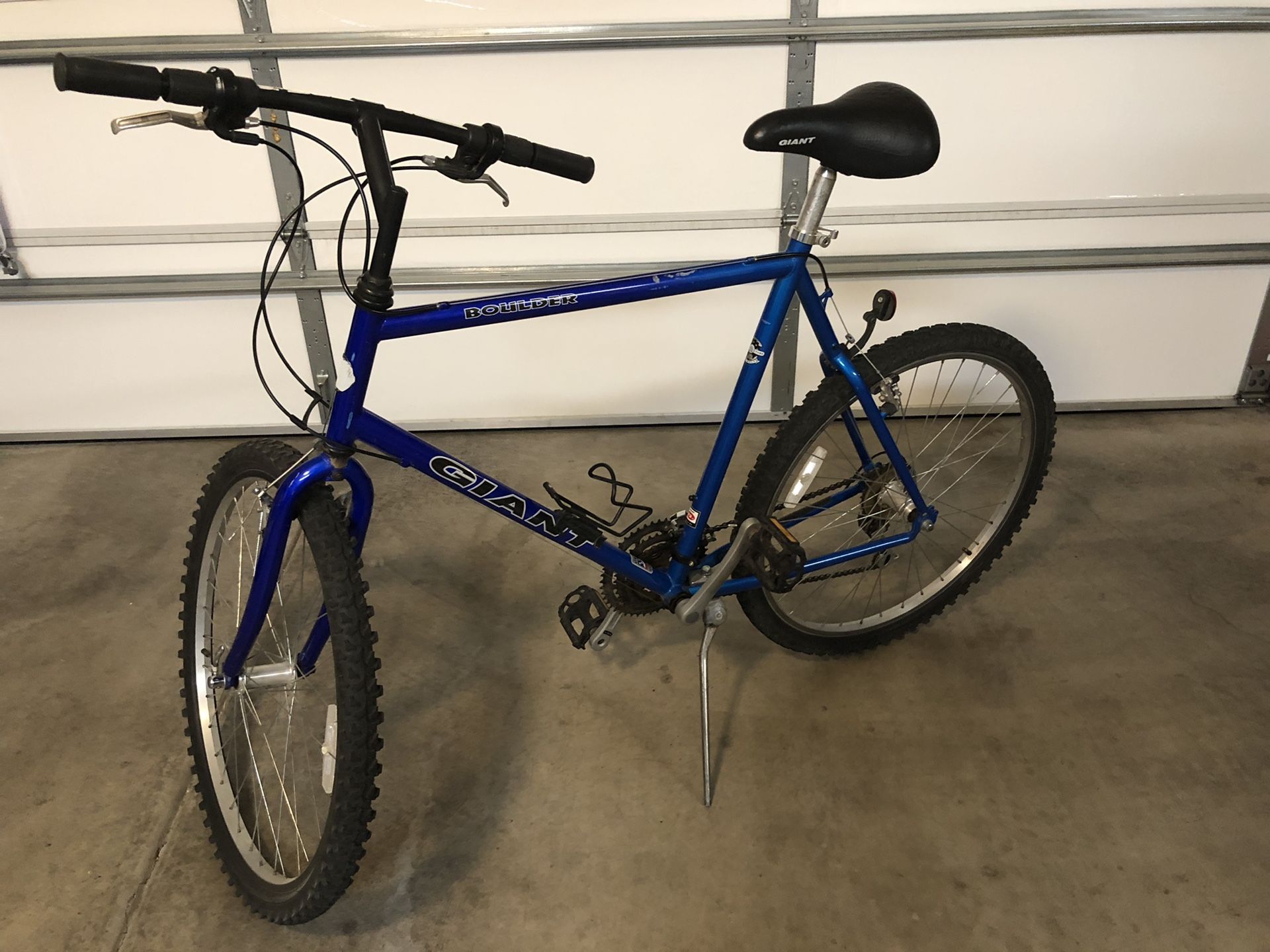 GIANT Men’s Mountain Bike