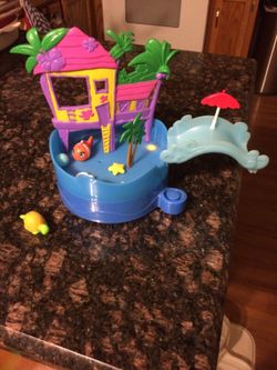 Moving talking sea world