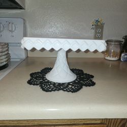 Vintage Milk Glass Cake/cookie/cup Cake Stand