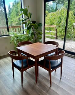 Authentic Danish Teak Mid-Century Modern Dining Set Hundevad & Co. Table + 4 Uldum Møbelfabrik Chair