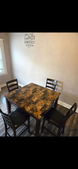 Dining table & chairs