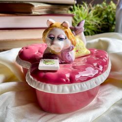 Vintage Miss Piggy by Sigma Ceramic Pink Heart Shaped Jewelry Dish Trinket Box