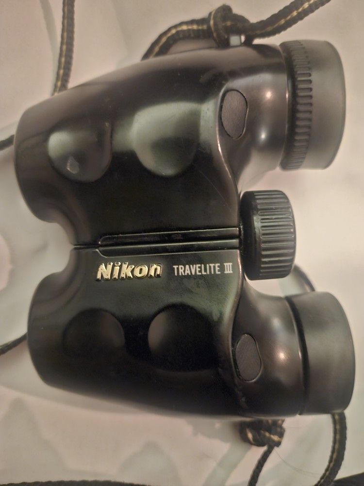 NIKON Travelite III Binoculars