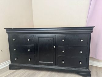 Bedroom set
