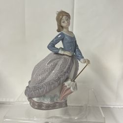 VINTAGE LLADRO FIGURINE “EVITA” 7” Height 