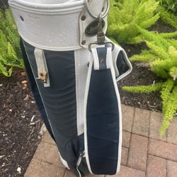 Lite Weight Golf Bag By Austads