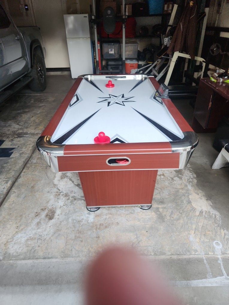 Air Hockey Table