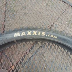 MAXXI tire for a 26" Mountain Bike