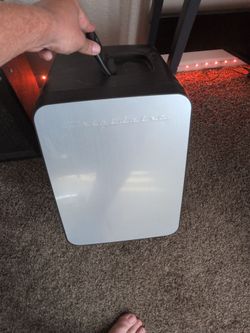 Mini fridge
