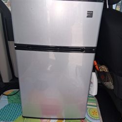 Fridge & Freezer