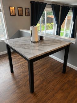 Dining table for sale