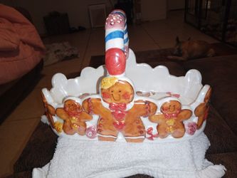 Large Vintage Ceramic Christmas Gingerbread Basket - 10.5 X 7.5