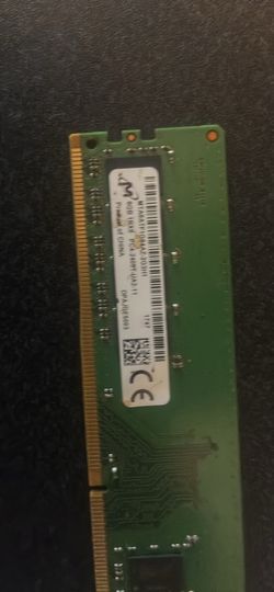 Micron 8GB DDR4 RAM Stick