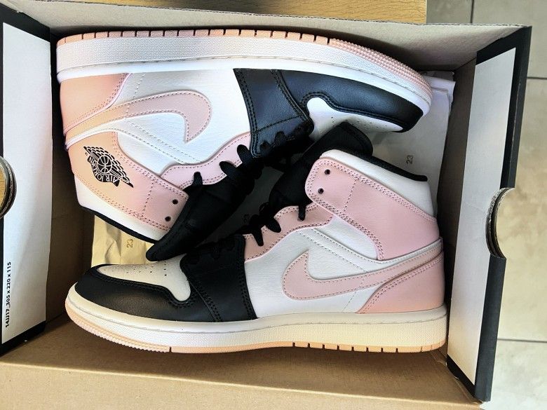 Jordan 1 Mid Women Size 7.5 $90 Obo