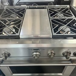 Monogram Statement Collection 36" Freestanding Gas Range