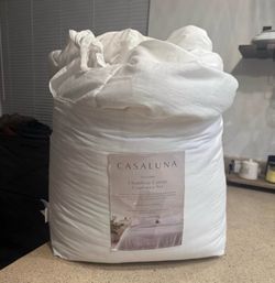 Casaluna King Comforter BRAND NEW