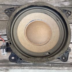 01-06 LS430 Subwoofer 