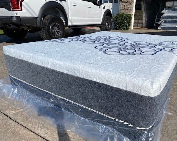 Queen Bamboo Cool Gel Memory Foam!!