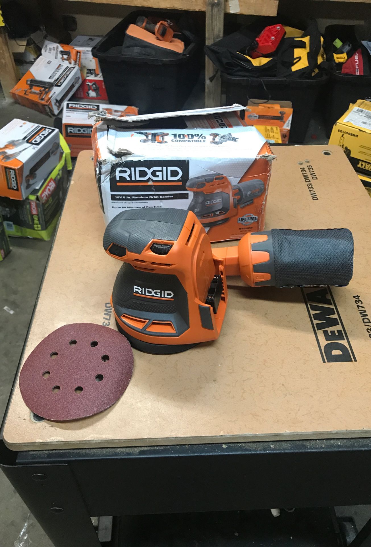 RIDGID 18-Volt Cordless 5 in. Random Orbit Sander (Tool Only)