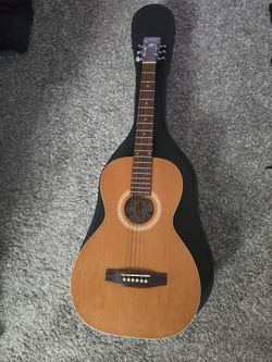 Art and Lutherie 3/4 size guitar