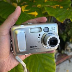 Kodak Easyshare CX7330 Digital Camera