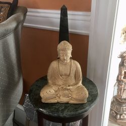 Buddha - golden statue / figurine