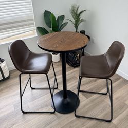 Dining table / Bar table 