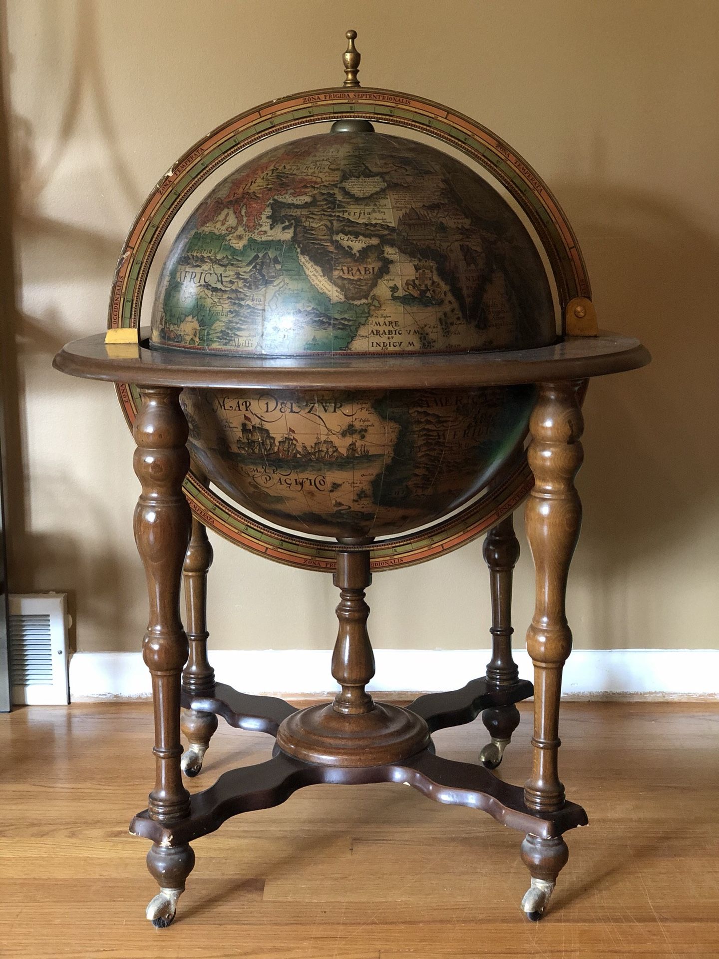 Antique Globe Bar