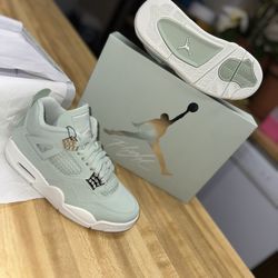 women’s Air jordan Retros 4