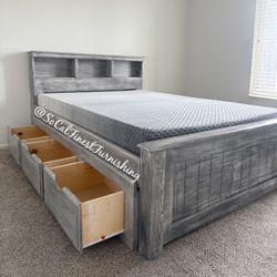 Full Bed And Mattress With Drawers 