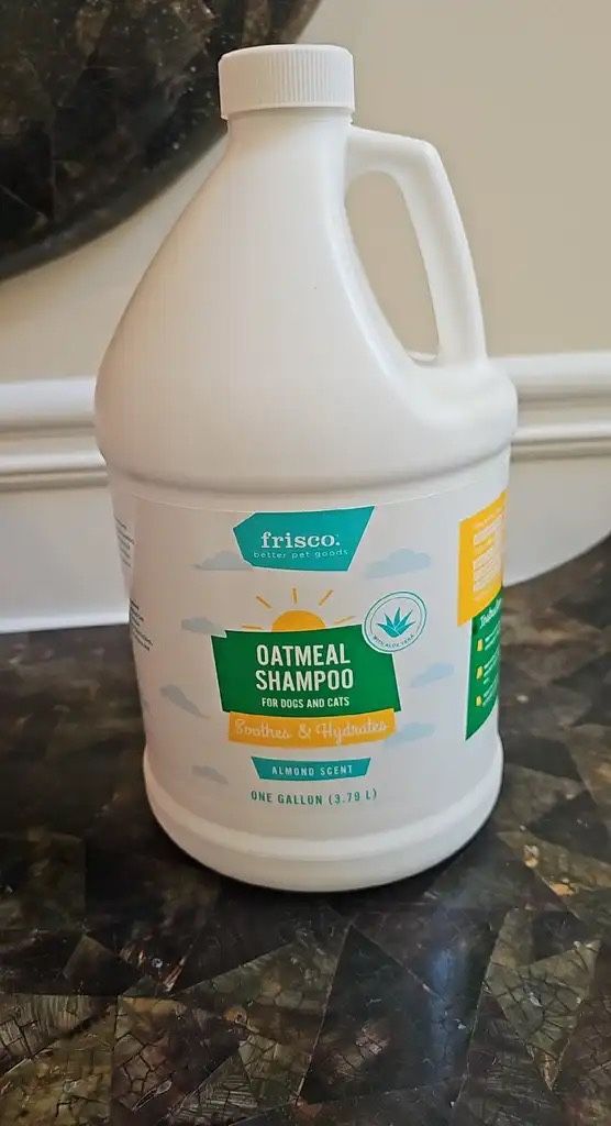 Oatmeal shampoo for dogs & cats