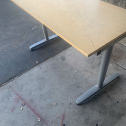  Desk adjustable/ With Chair