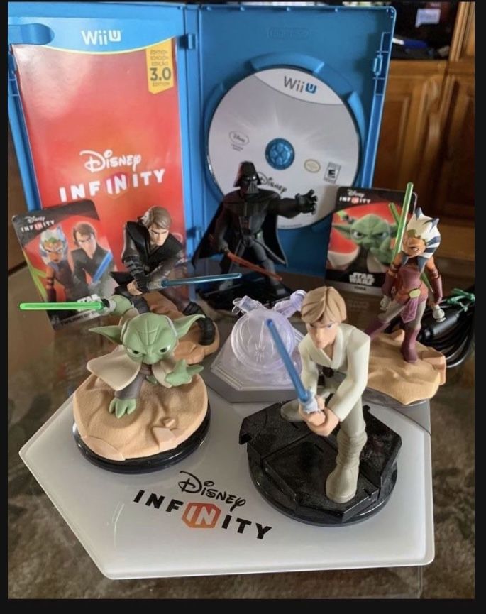 Disney Infinity 3.0 Edition WiiU Star Wars Starter Pack includes 5 Characters
