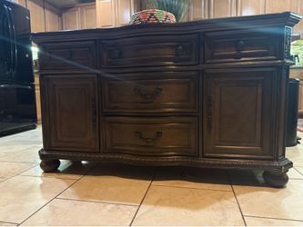 Dresser
