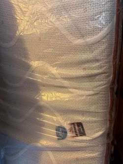 Cal king Mattress only pick up today used like New