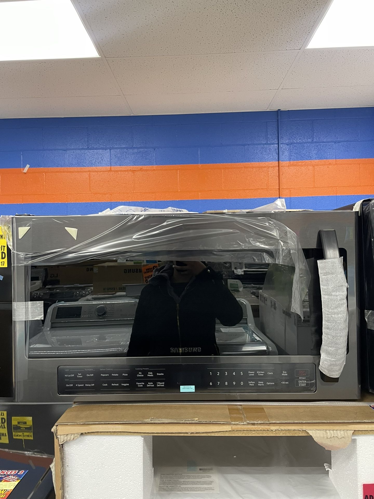 BLACK STAINLESS STEEL SAMSUNG MICROWAVE