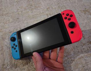 Nintendo Switch 1 (XKW) - Console & Charger
