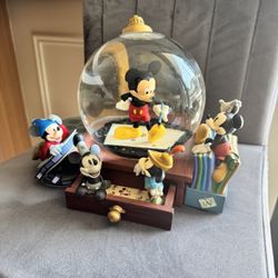 Disney Store Exclusive - Mickey Mouse March Through The Years Snow Globe - Vintage Collectible Item